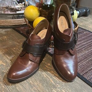 Liz and Co Heeled Booties Brown and Black